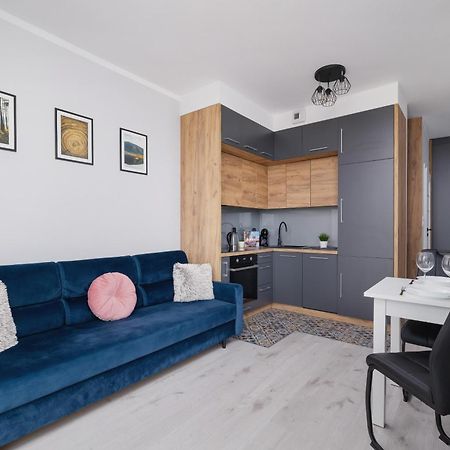 Przestronny Apartament Z Balkonem By Noclegi Renters Krasków Eksteriør bilde